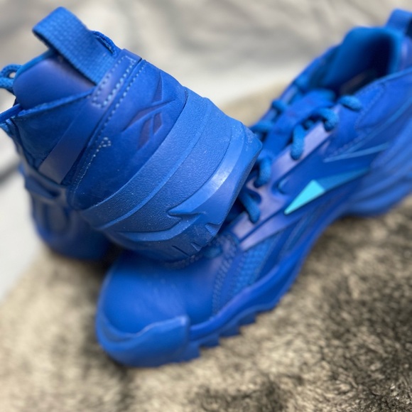 Cardi B x Reebok Club C V2, Size 7 Women's, Vital Blue, NWT - Picture 4 of 7